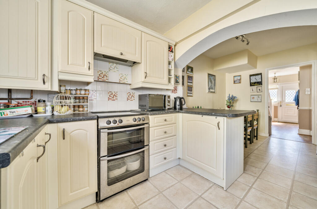 1310921-8-6852de0...