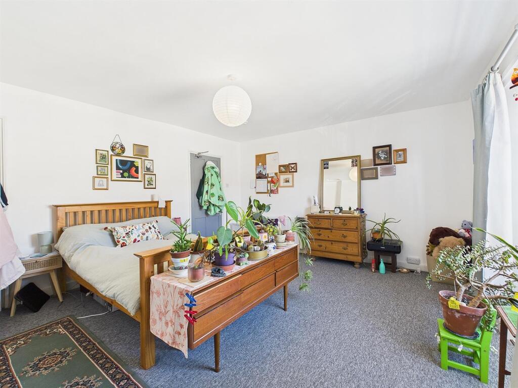 4 - Block of Flats for Auction, Kingsdown, Bristol