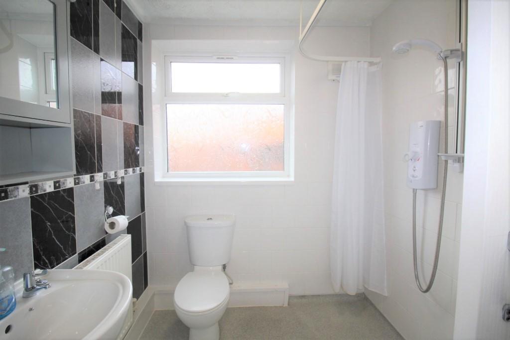 Bathroom (c)