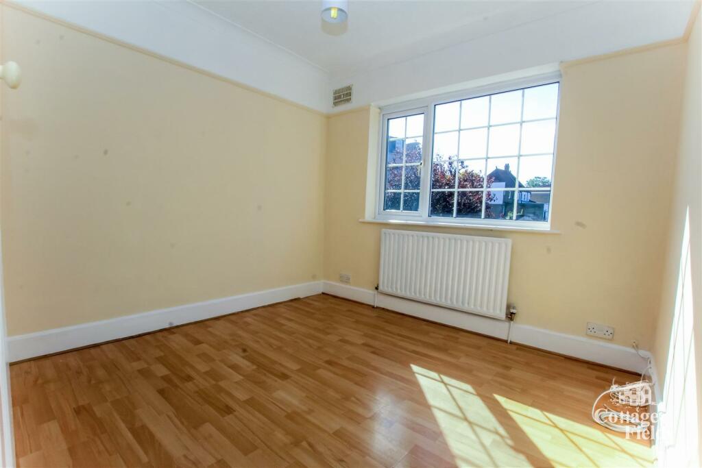 Bedroom 2.JPG