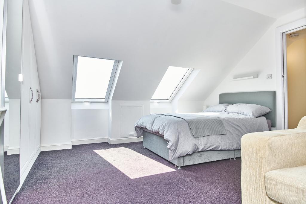 Cotswold View, Kingswood, Bristol, BS15 1TY