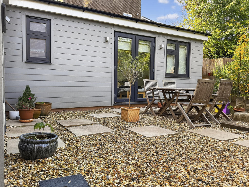 Rear Enclosed Private Garden