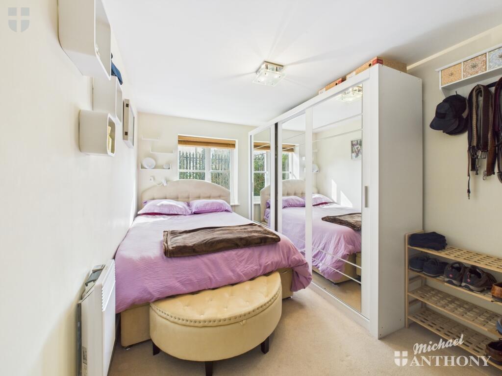 CAM03852G0-PR0209-STILL006