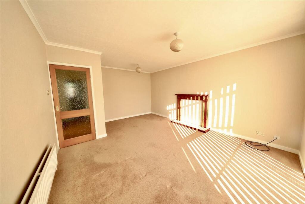 11 The wolds - Lounge .jpg
