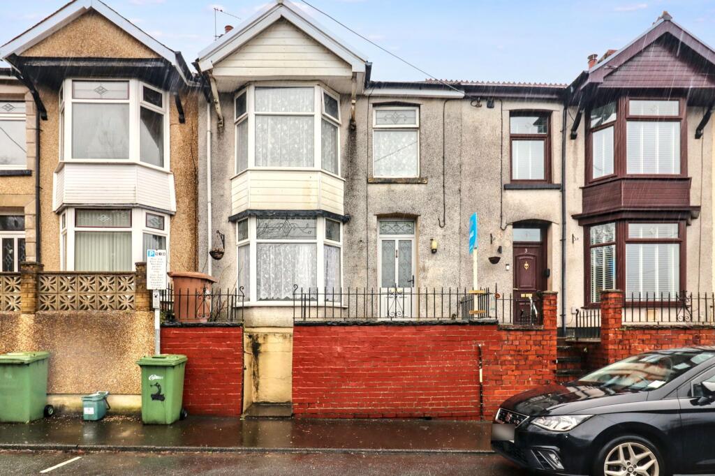 Beech Embankment, Ystrad Mynach, Hengoed