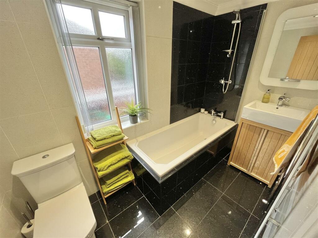 Family Bathroom .jpg