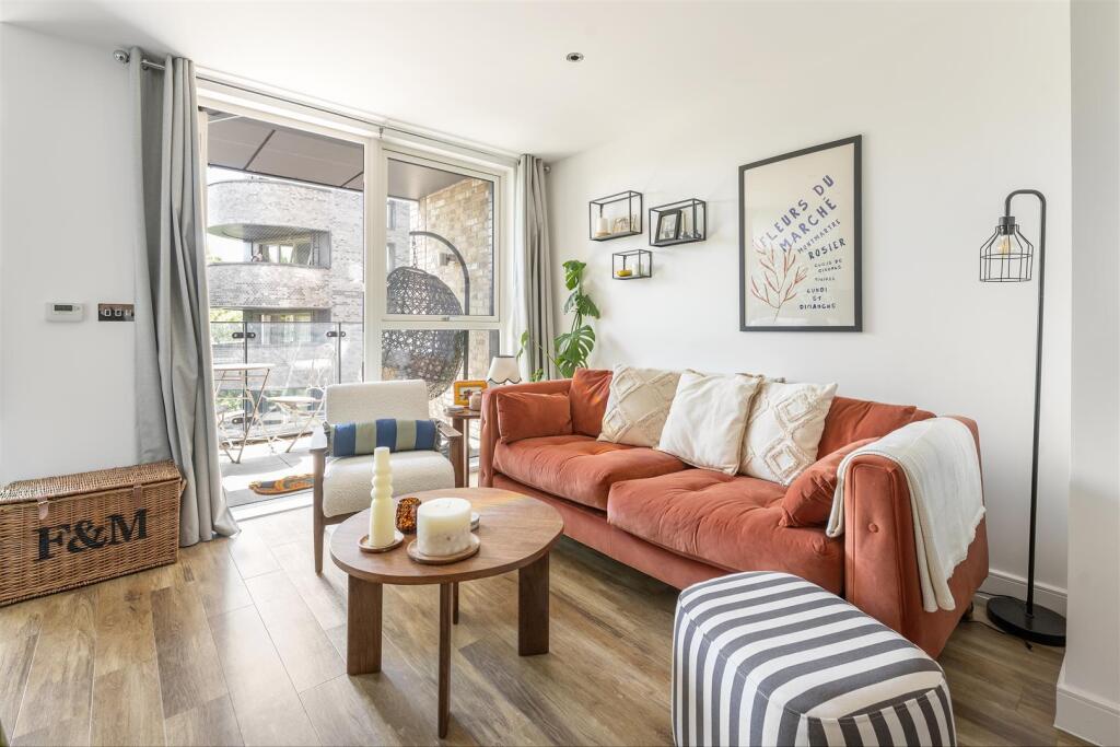 Living-Area-2.jpg