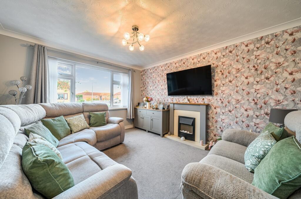 1374465-6-6904e7a36b89f