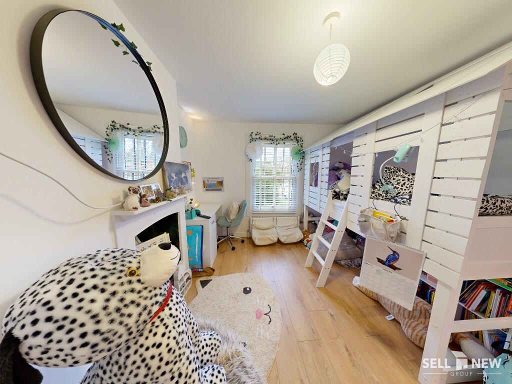Guest bedroom 