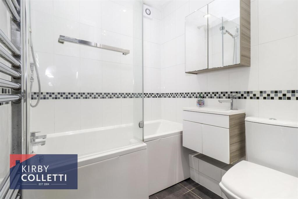 GROUND FLOOR BATHROOM