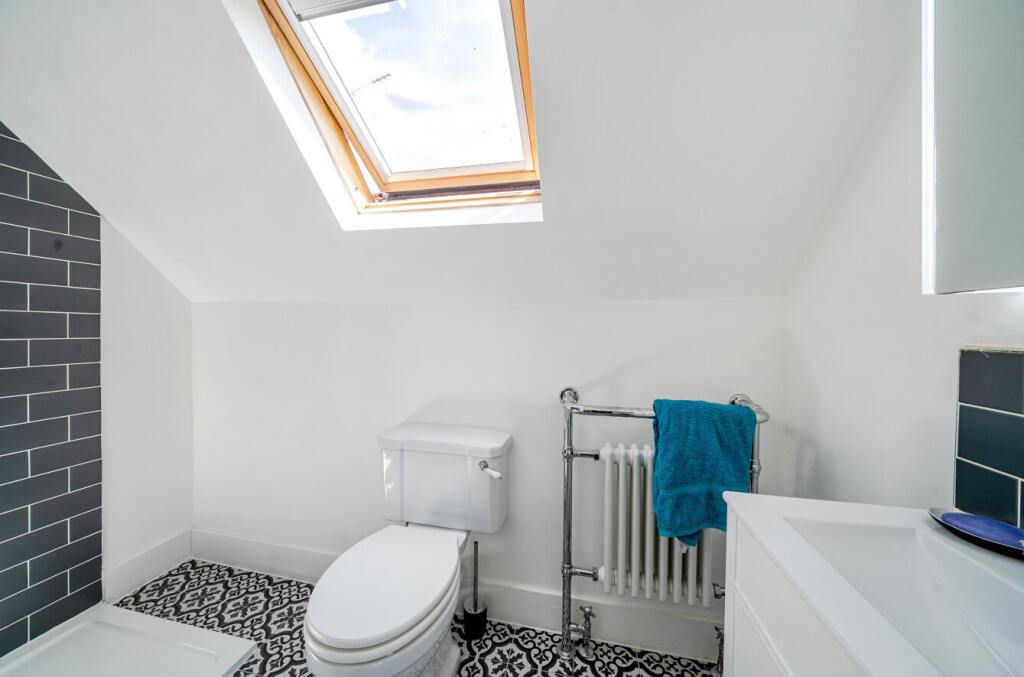 1317296-3-687a352...