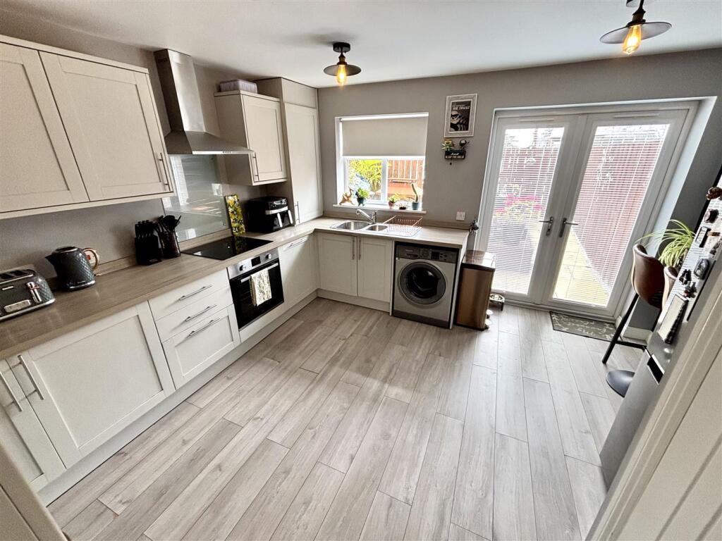 Open Plan Kitchen and Dining Room