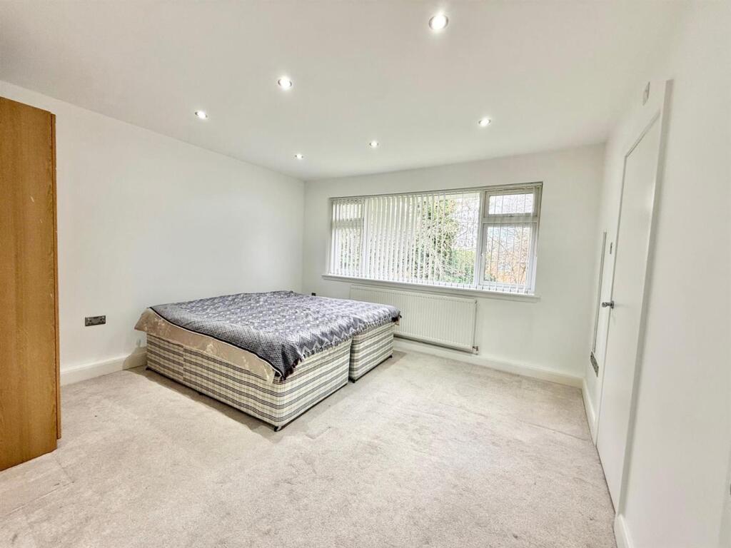 Davidson Frost-Wellings, DFW, White House Drive, B