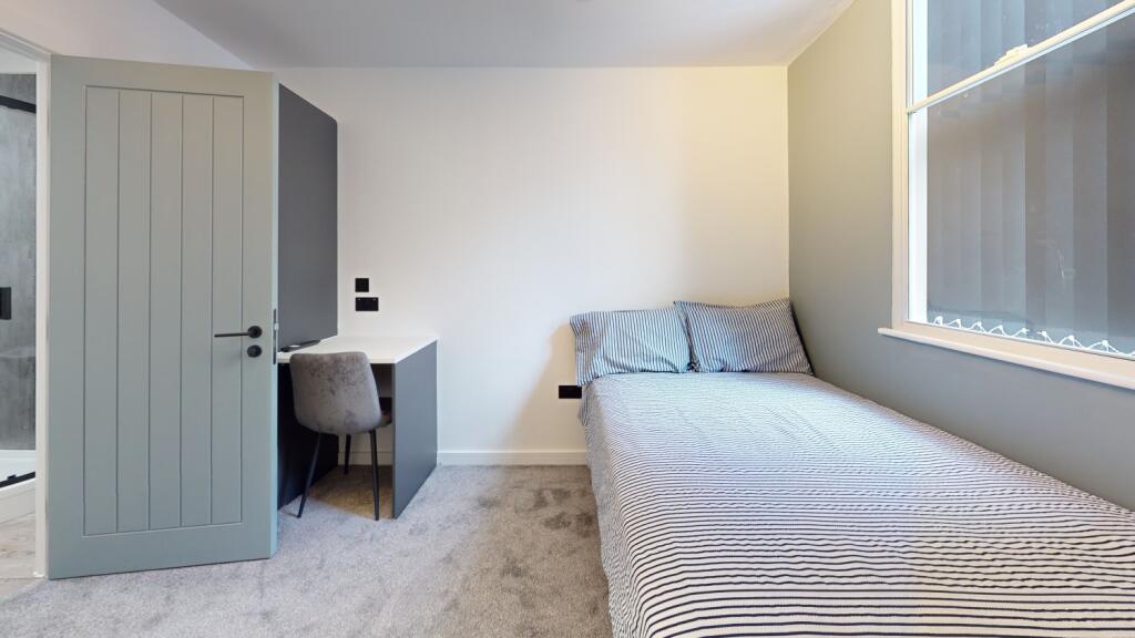 Lower-Pavement-Flat-9-Bedroom(4)