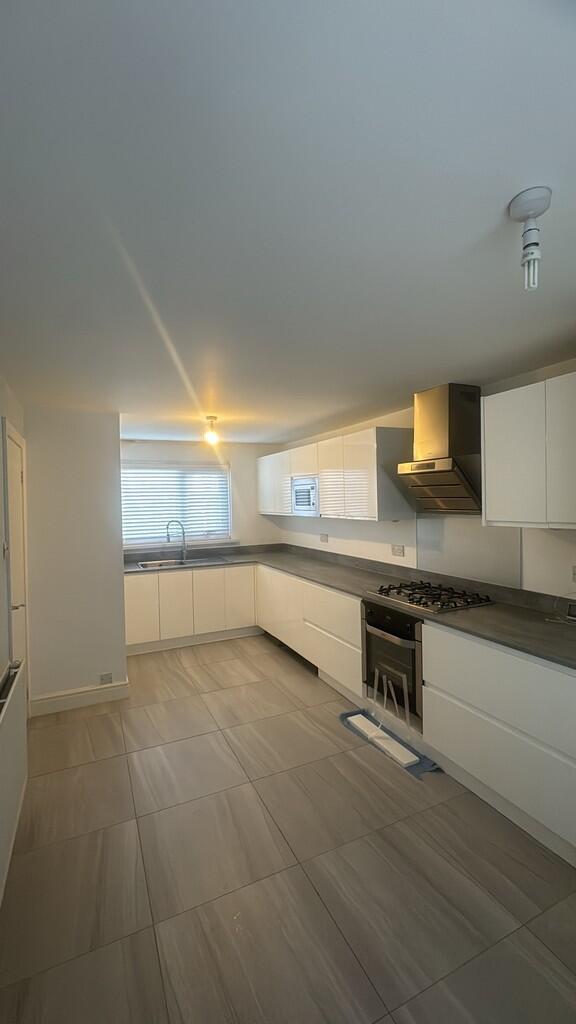 thumbnail_63A2A0B...