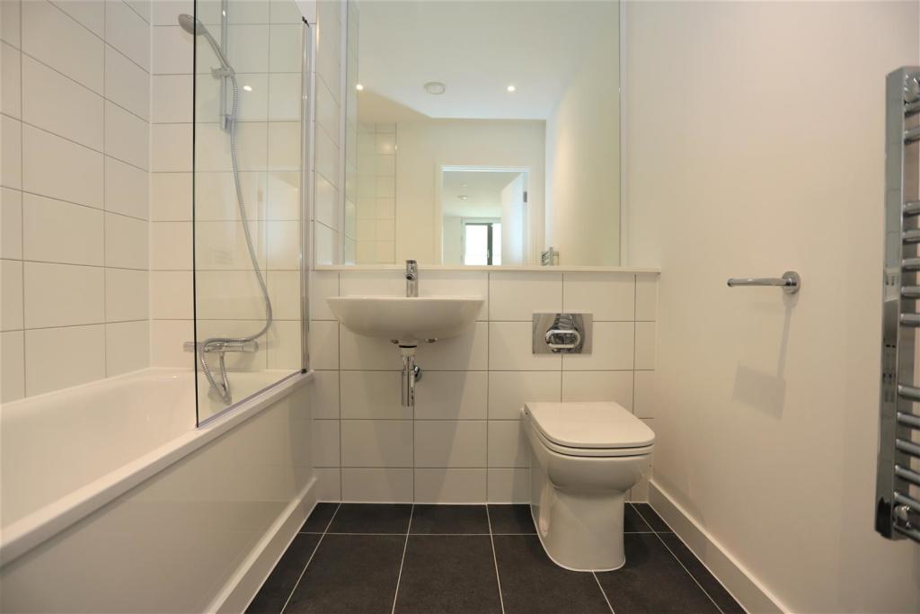 ensuite.jpg