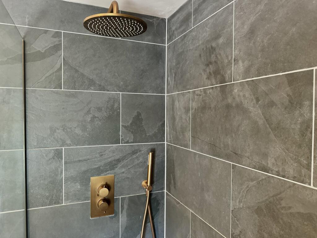 Ensuite Details