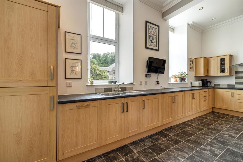 87 Dingleton Apartments Melrose 13.jpg