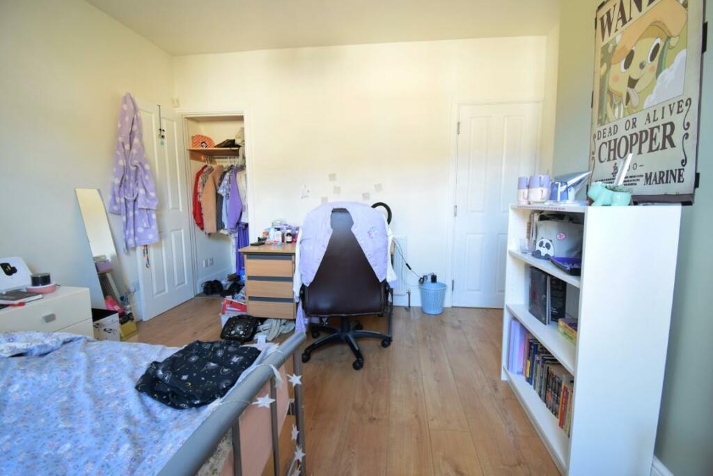 Bedroom 2.1 (Medium).jpg