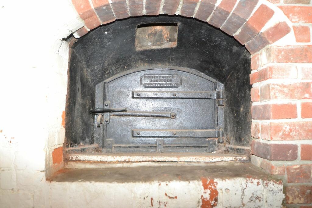 Feature Bread Oven