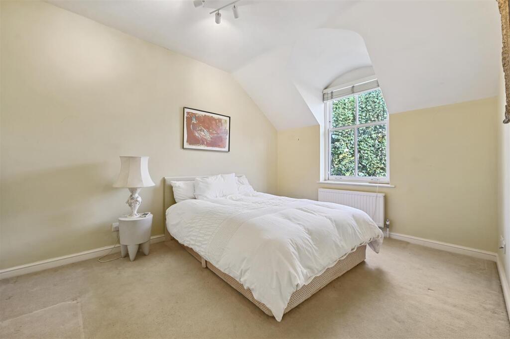 Oxford Gate - 60 (1).JPG