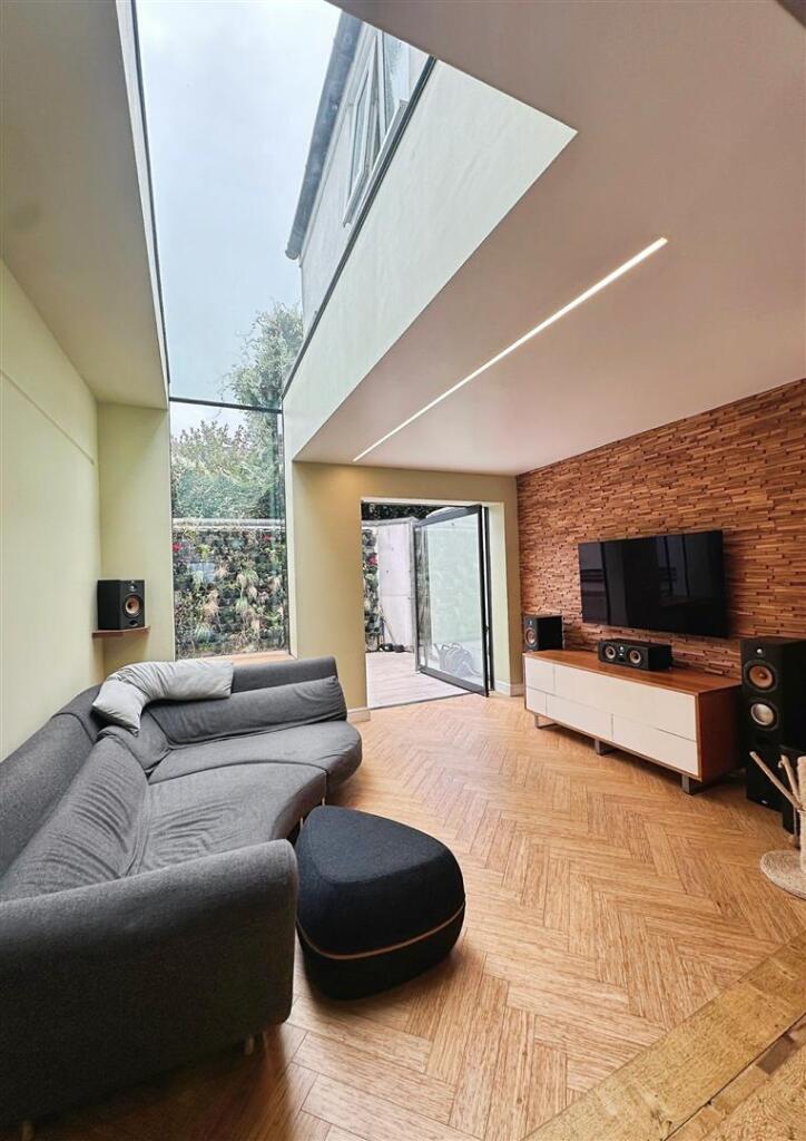 65921d1f-A-4920-B953-D8E3F4A9D105-6201-000001A122D