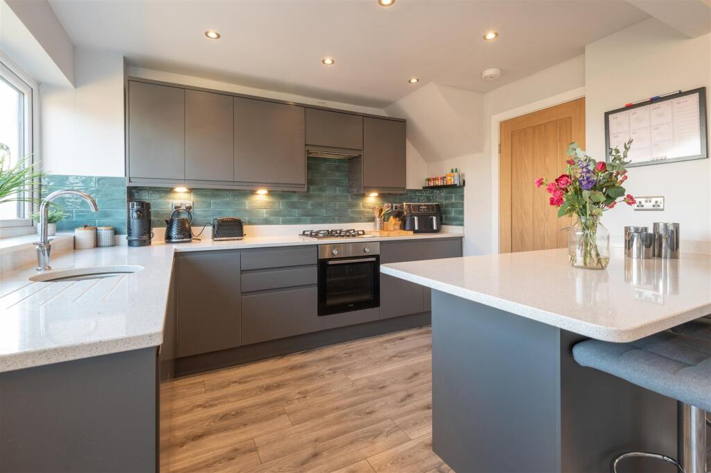 Lounge/Dining/Kitchen