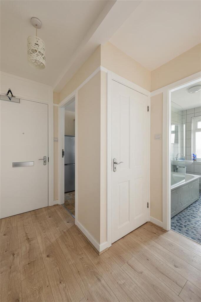 Bulwer Court Road E11