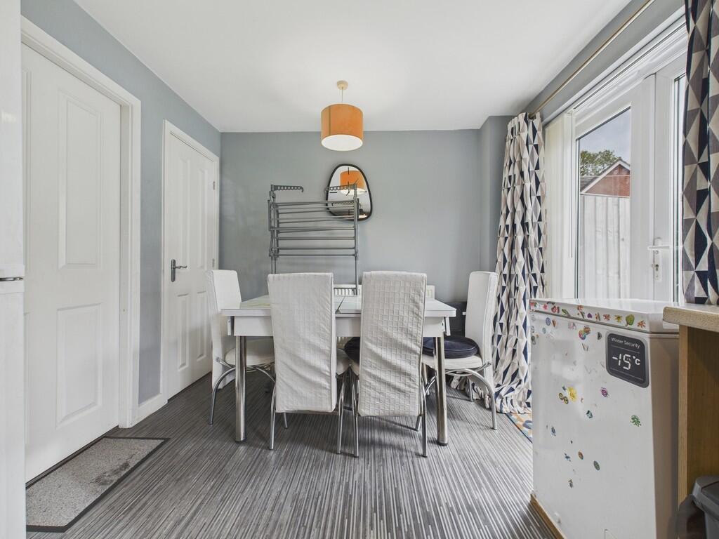 CAM04273G0-PR0202...