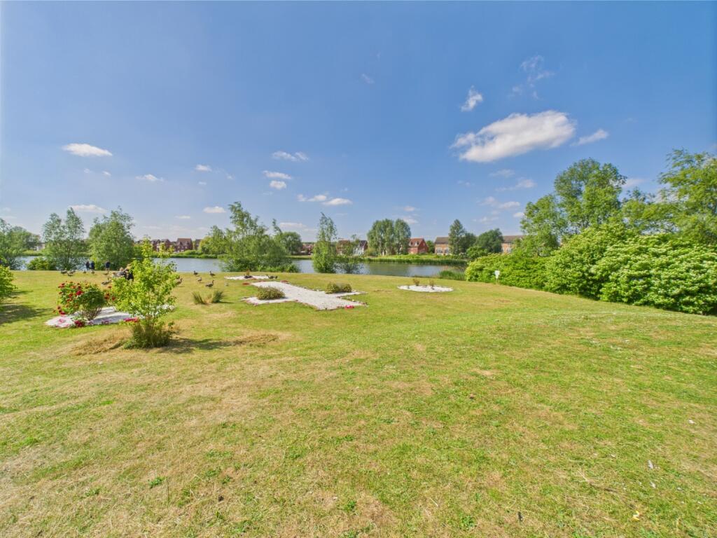 CAM01909G0-PR0341-STILL026