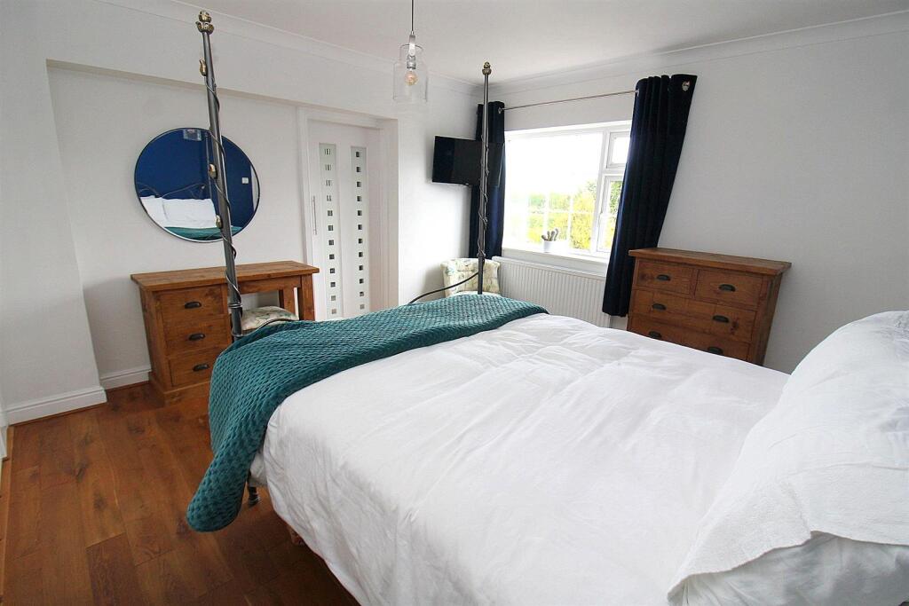 MASTER BEDROOM 2.JPG