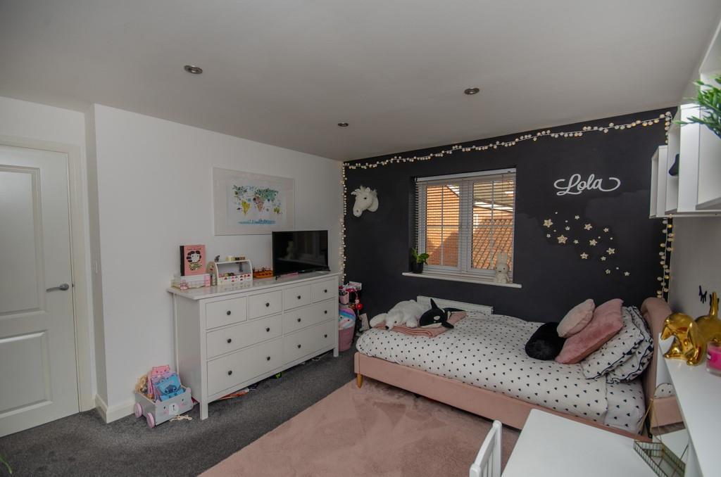 Bedroom three pic 2.jpg