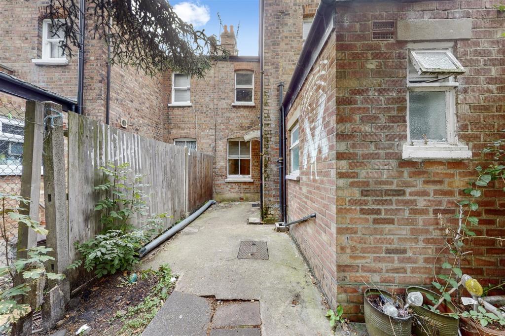 37 Aylesbury Street - SlMqzDR7sb3ZqTMZccnG.jpg