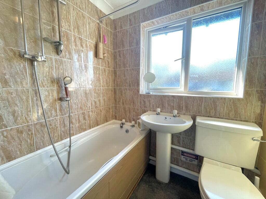 19 Biscay Close B...