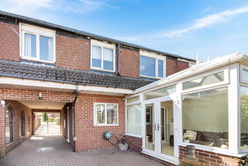 DSC_1376 copy_outdoor.jpg