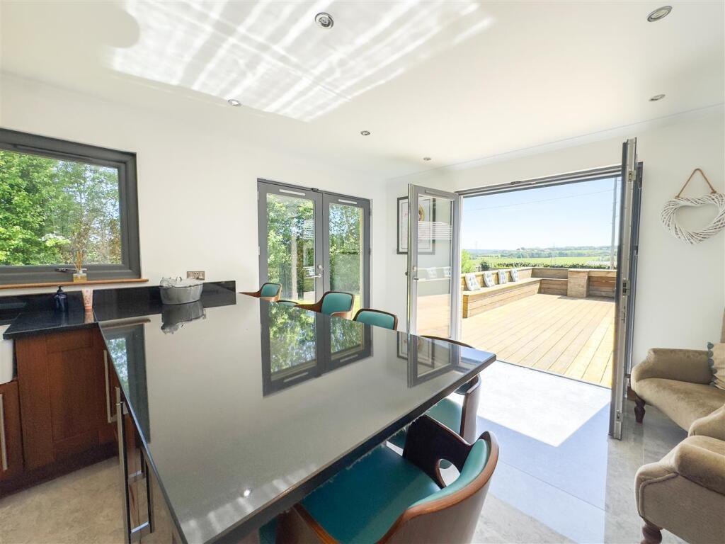 Kitchen/Dine/Family Area