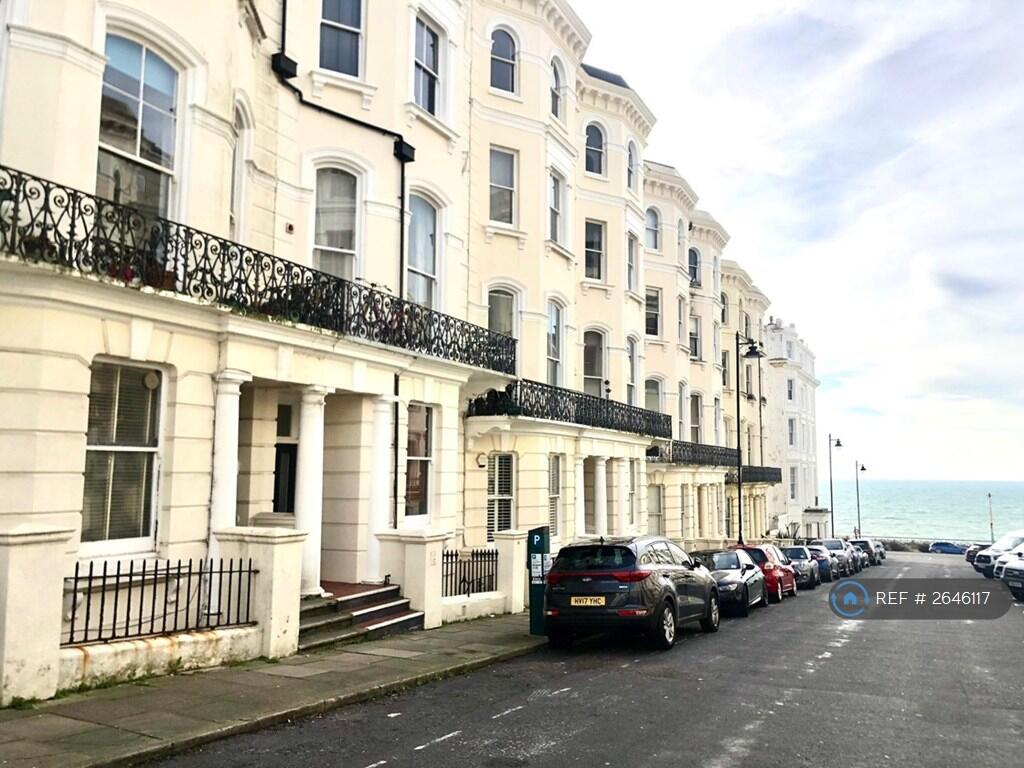 Two Bedroom Flat In Chesham Place