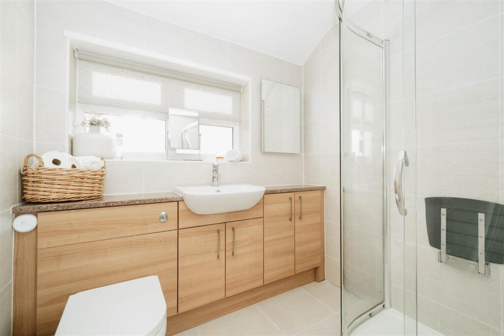 Bathroom-2.jpg