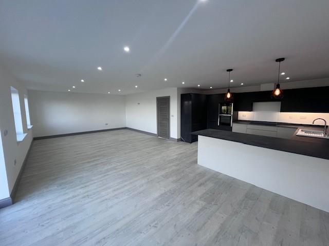 Kitchen 5.jpg