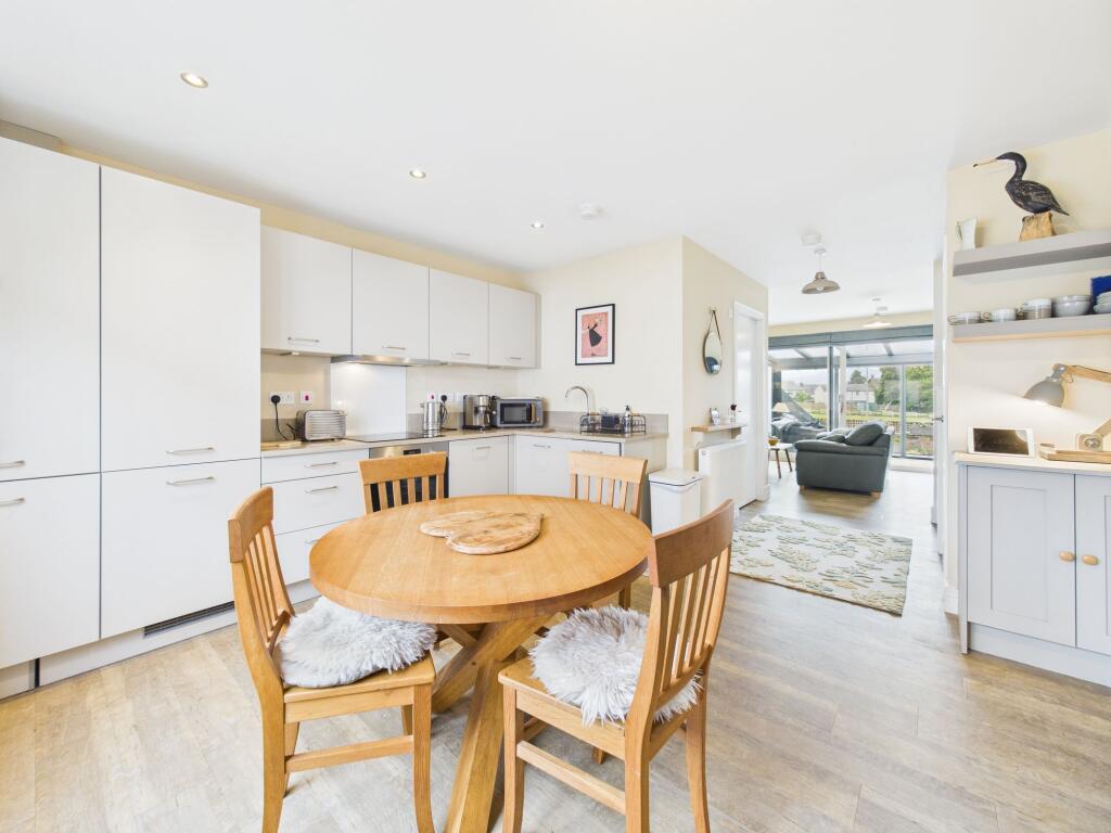 Kitchen/ Dining