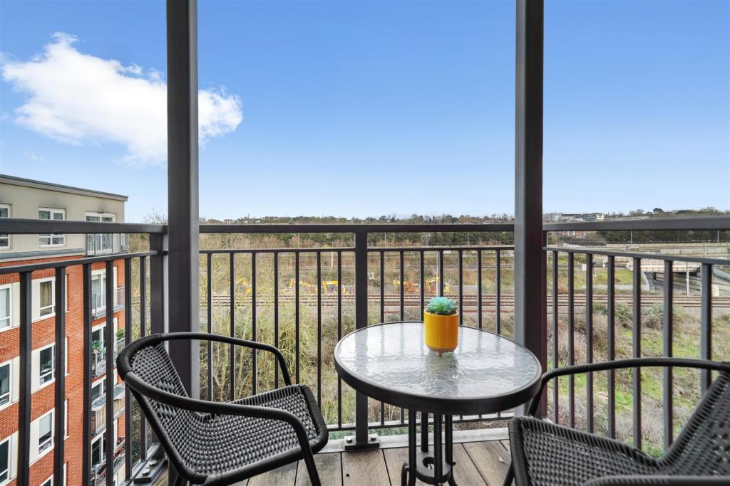 Flat 50, Eldon House - F9uQx1u02k4T9t2ttt8r.jpg