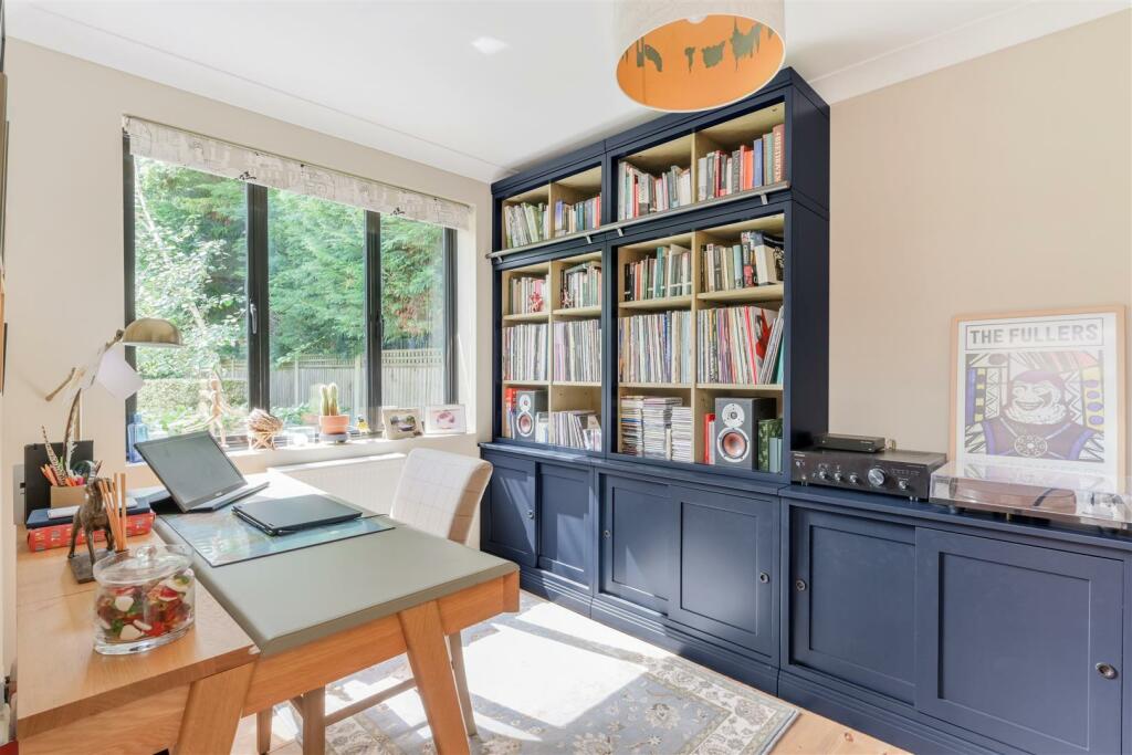 QUEENSMEAD AVE (16).jpg