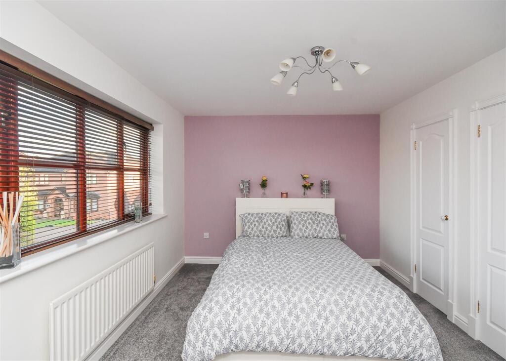 25 Old Farm Drive - Bedroom Suite 2.jpg