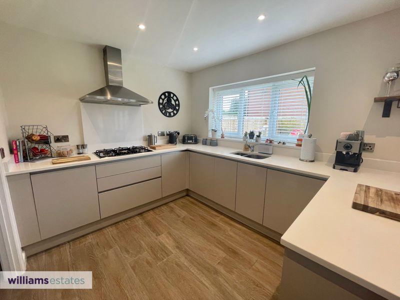 Kitchen/ Dinin...