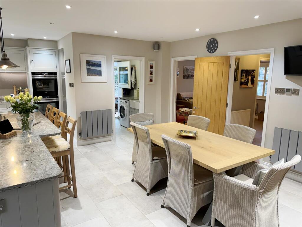 Break - Kitch - Fam 1.JPG