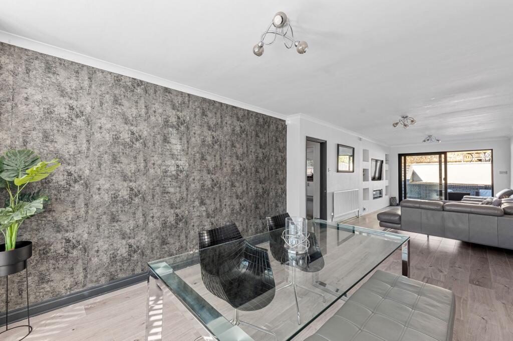 Lounge-Dining Room