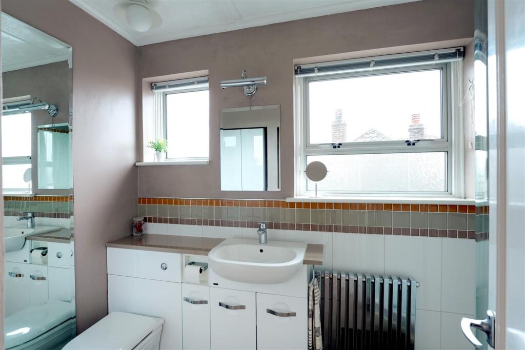 DA12 1QY51Pine ave Gravesend   (19).jpg