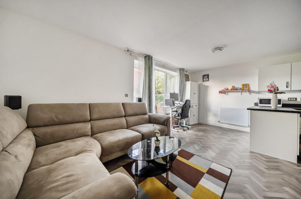 1376370-13-690a11...