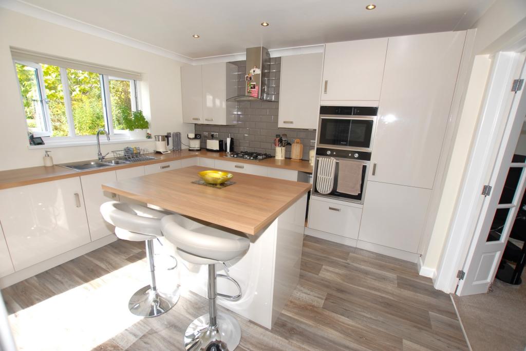 Kitchen/Breakfast rm