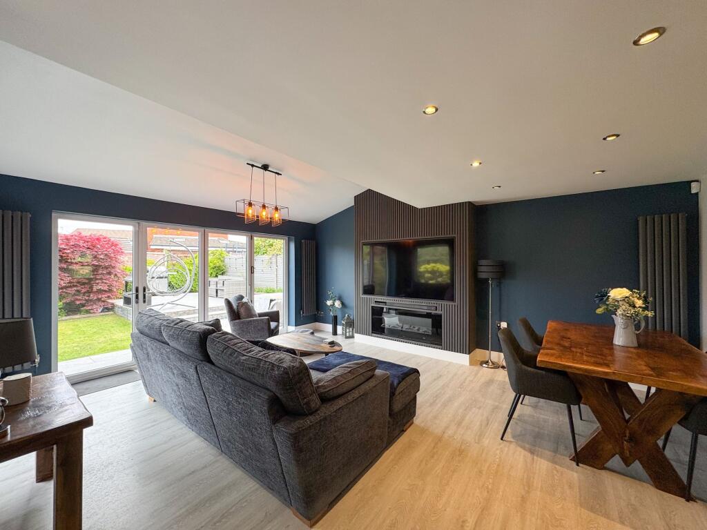 Kitchen / Diner / Lounge